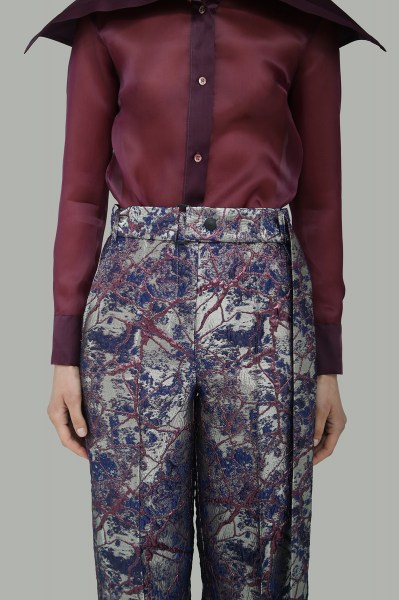 Pantalone in broccato floreale FW25P03 02